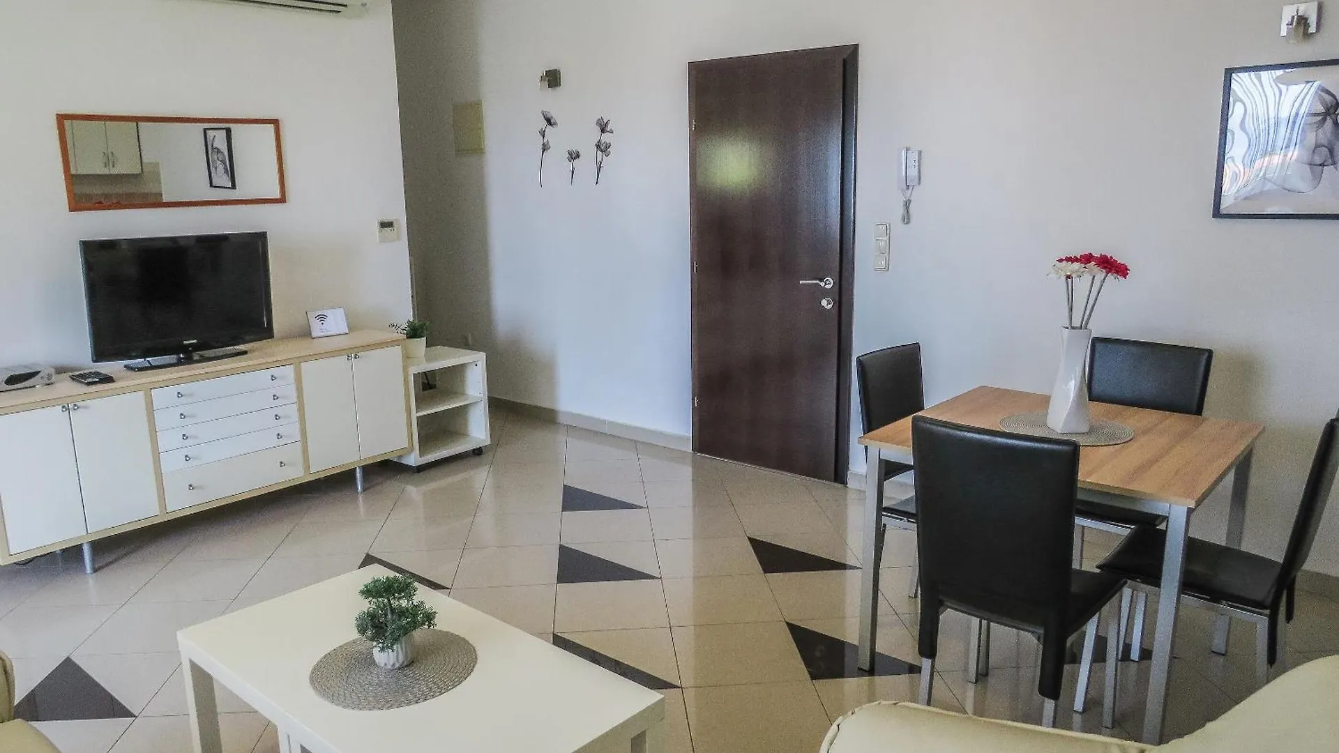 Apartments Eddie - Great Location & Comfor ザダル クロアチア