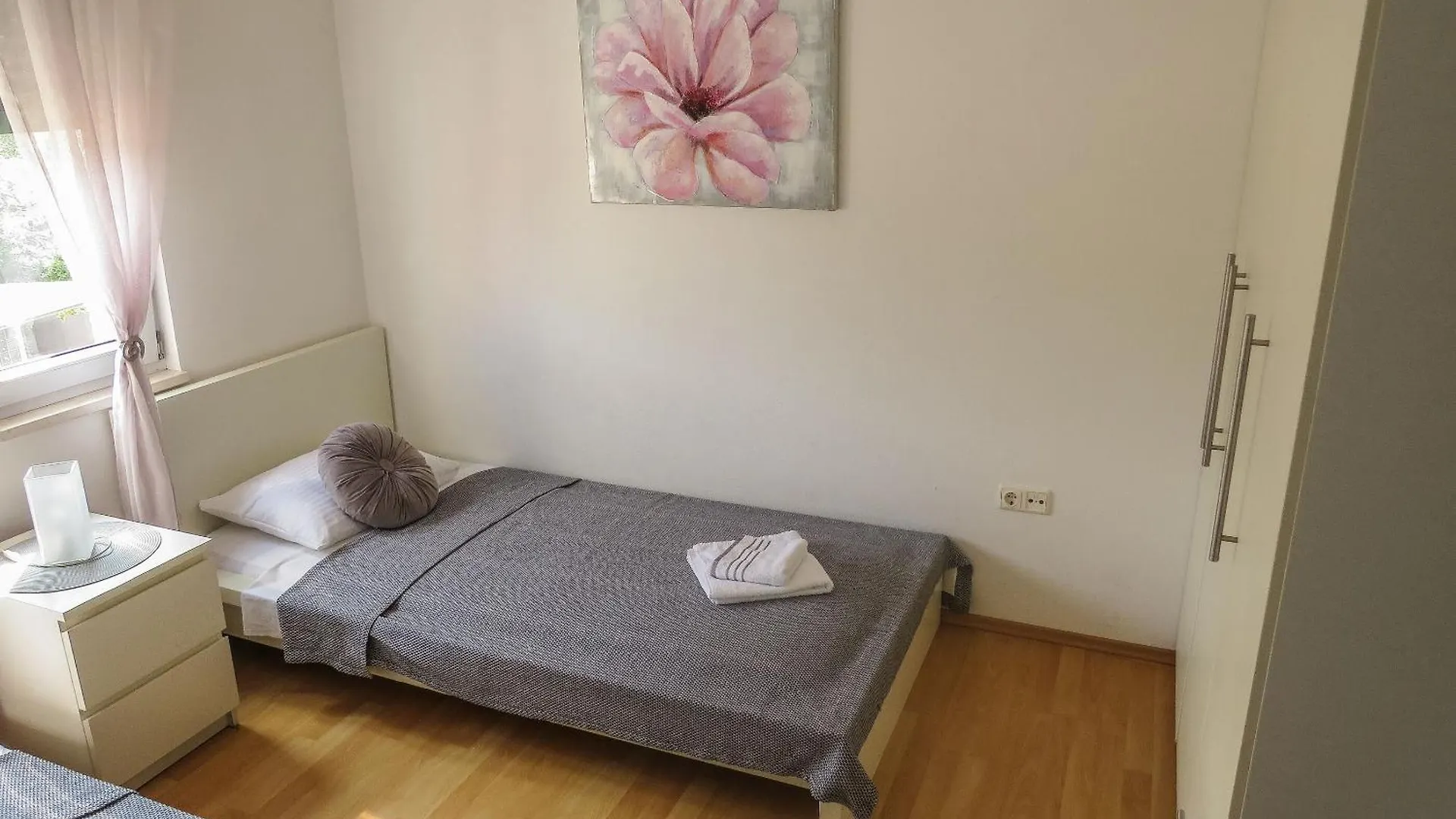 Apartments Eddie - Great Location & Comfor ザダル 0*,  クロアチア