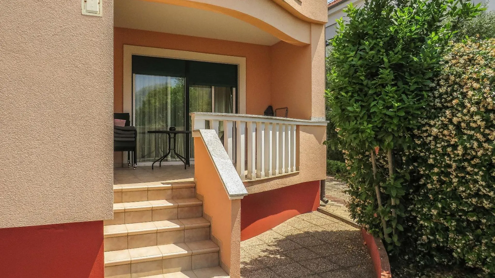 Apartments Eddie - Great Location & Comfor ザダル