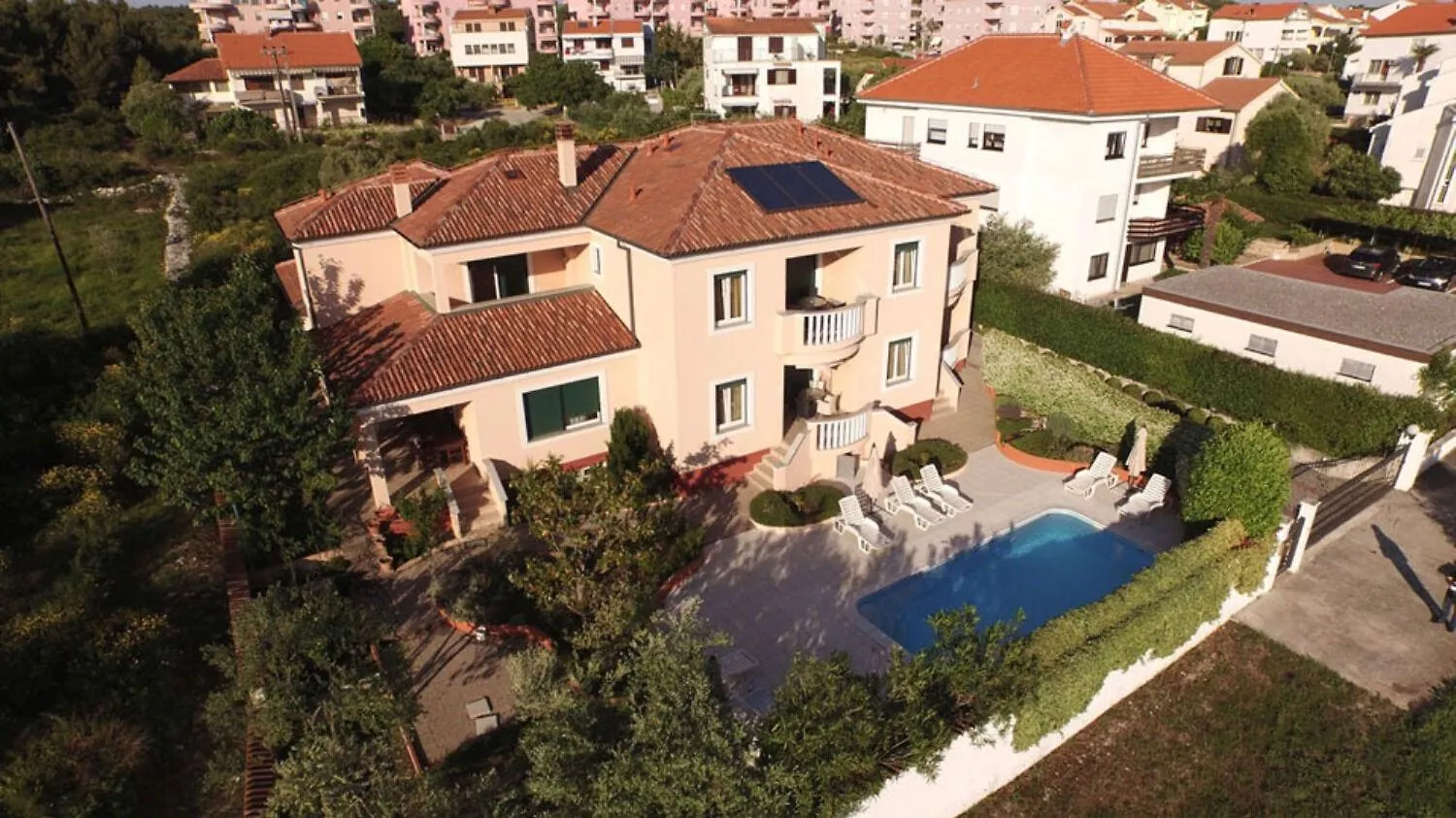 Apartments Eddie - Great Location & Comfor Zára